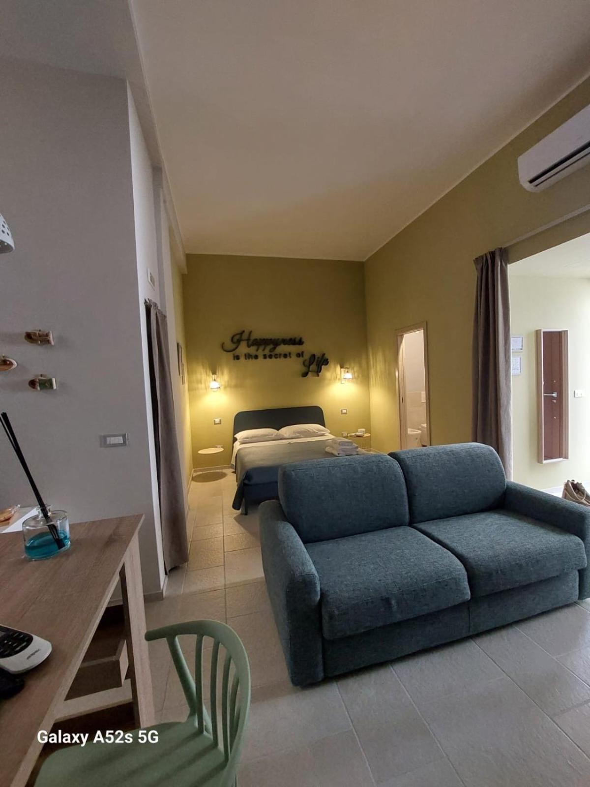 Happynesshouse_Locazione Turistica Apartment Trani Luaran gambar