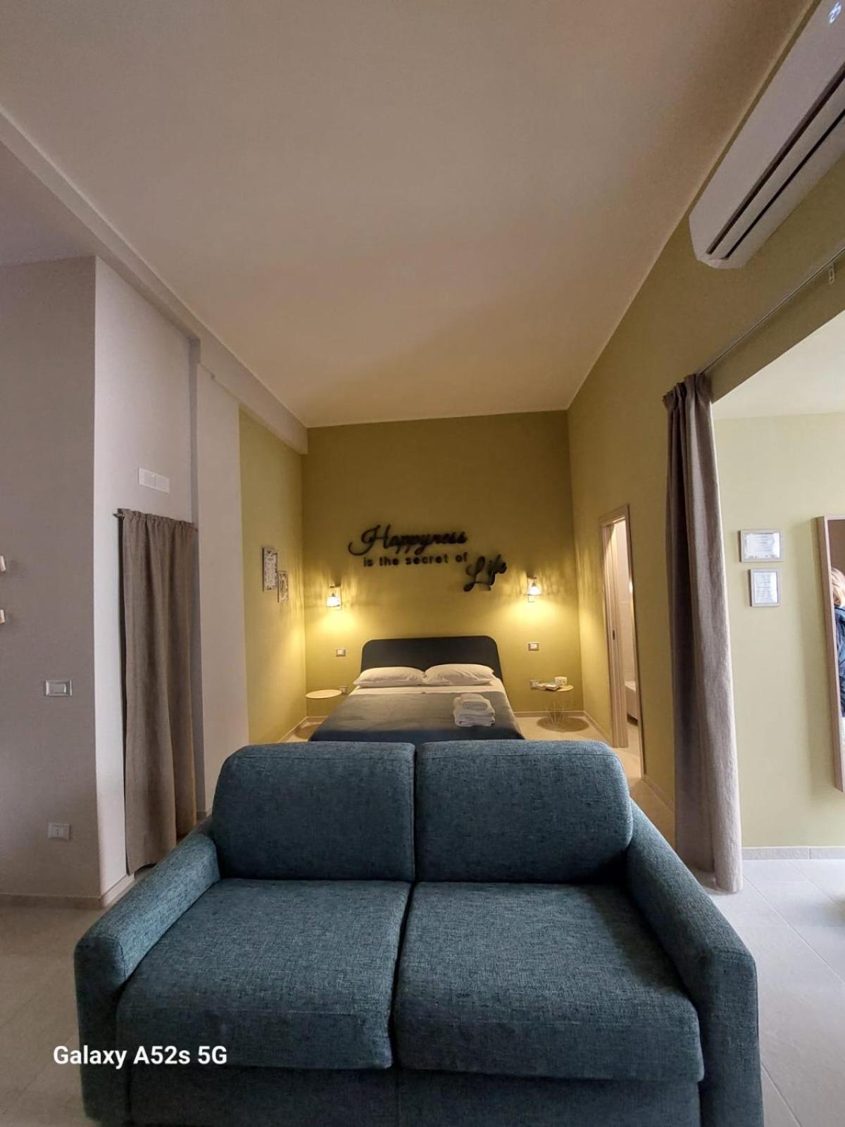 Happynesshouse_Locazione Turistica Apartment Trani Luaran gambar